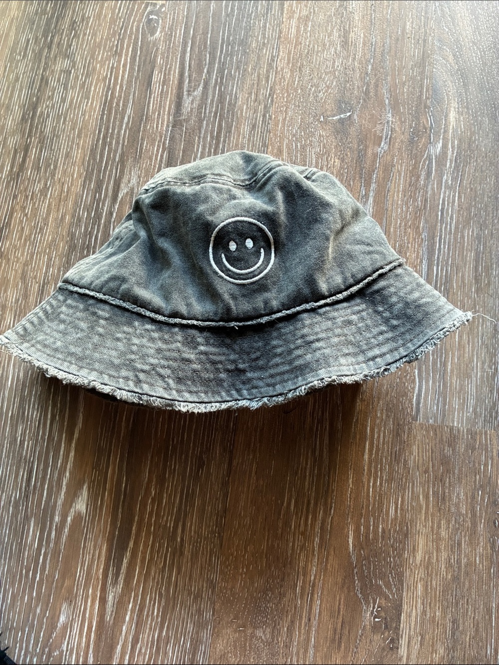 Bucket hat